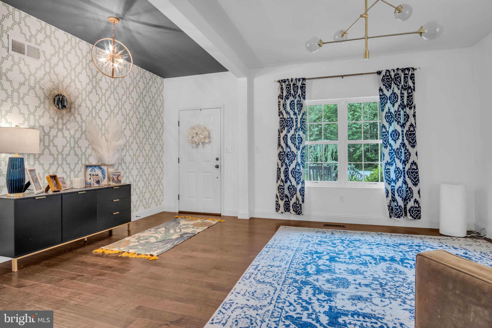 110 Freys Road Elizabethtown, PA 17022 - Photo 7 of 47 Chic entryway with vibrant accents.