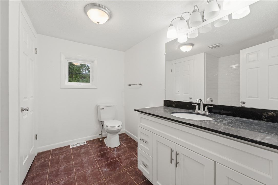 52 Blake Street Warwick, RI 02889 - Photo 17 of 26 Gallery Image 17