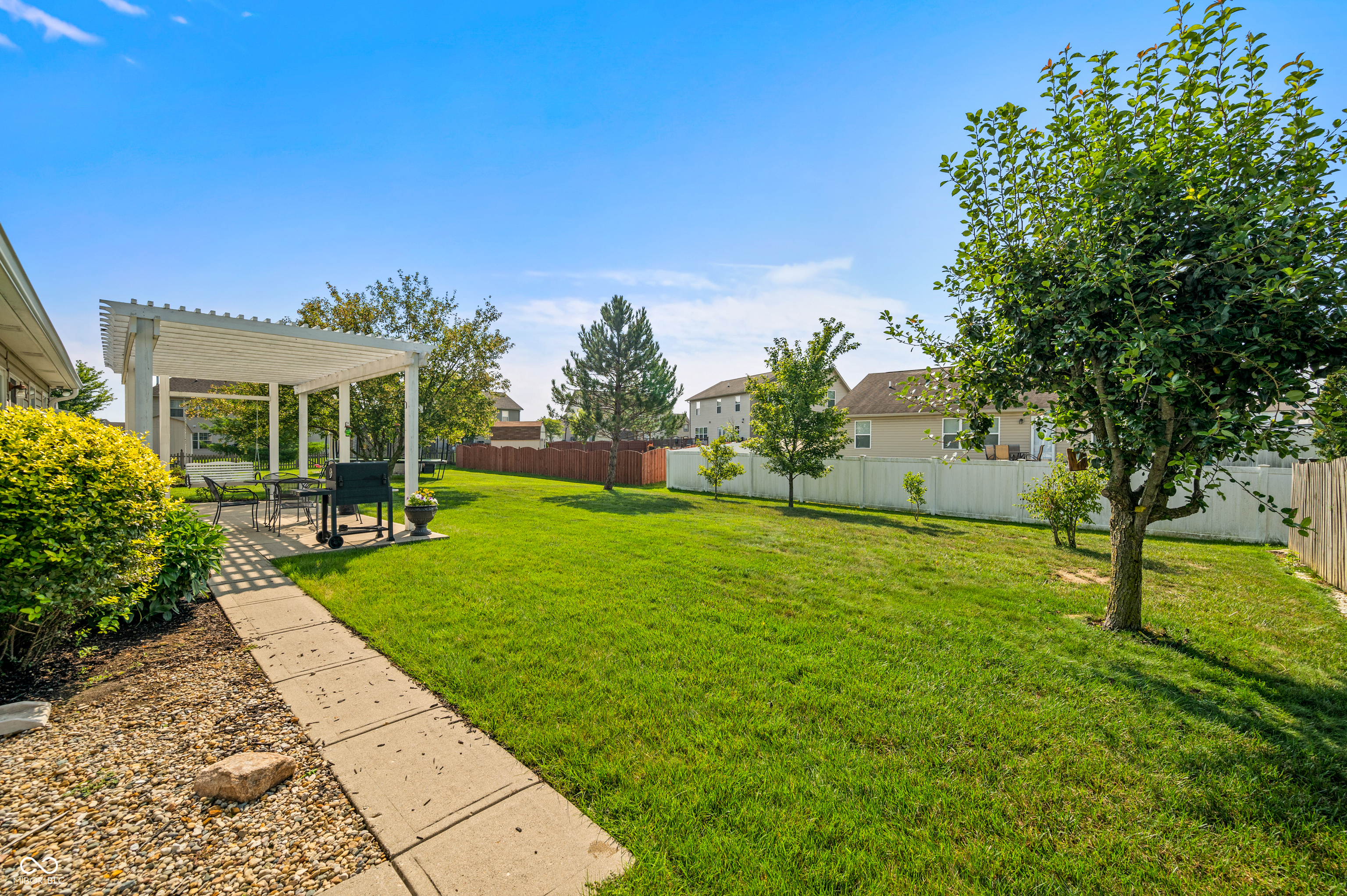 1211 Stellar Drive Franklin, IN 46131 - Photo 4 of 44