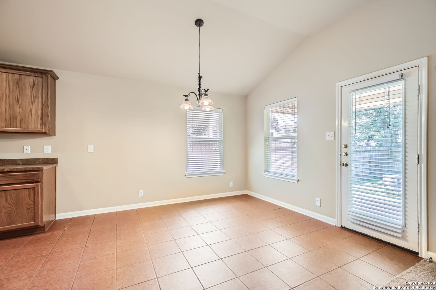 13127 Essen Forest Helotes, TX 78023 - Photo 7 of 14