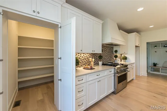 $1,825,000 | 111 North Mosley Road, St. Louis, MO 63141