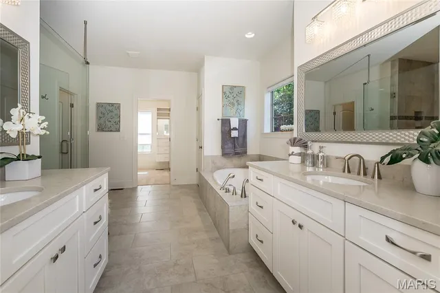 $1,825,000 | 111 North Mosley Road, St. Louis, MO 63141