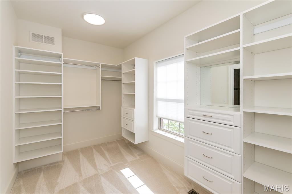 111 North Mosley Road St. Louis, MO 63141 - Photo 17 of 34