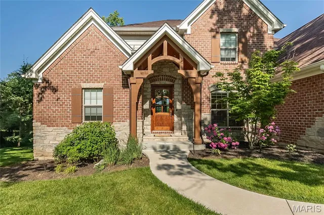 $1,825,000 | 111 North Mosley Road, St. Louis, MO 63141