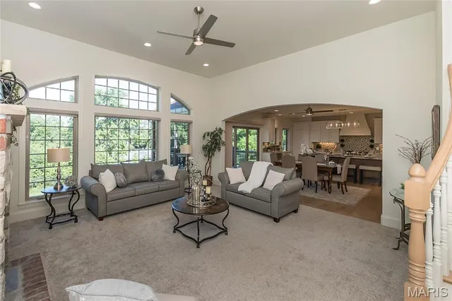 $1,825,000 | 111 North Mosley Road, St. Louis, MO 63141