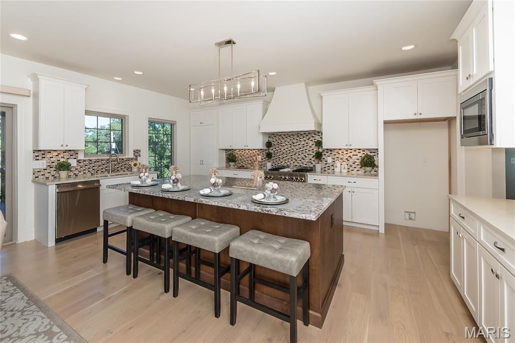 111 North Mosley Road St. Louis, MO 63141 - Photo 8 of 34