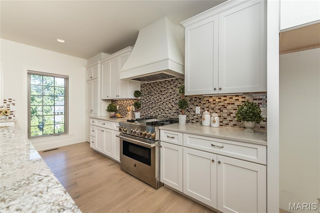 111 North Mosley Road St. Louis, MO 63141 - Photo 9 of 34