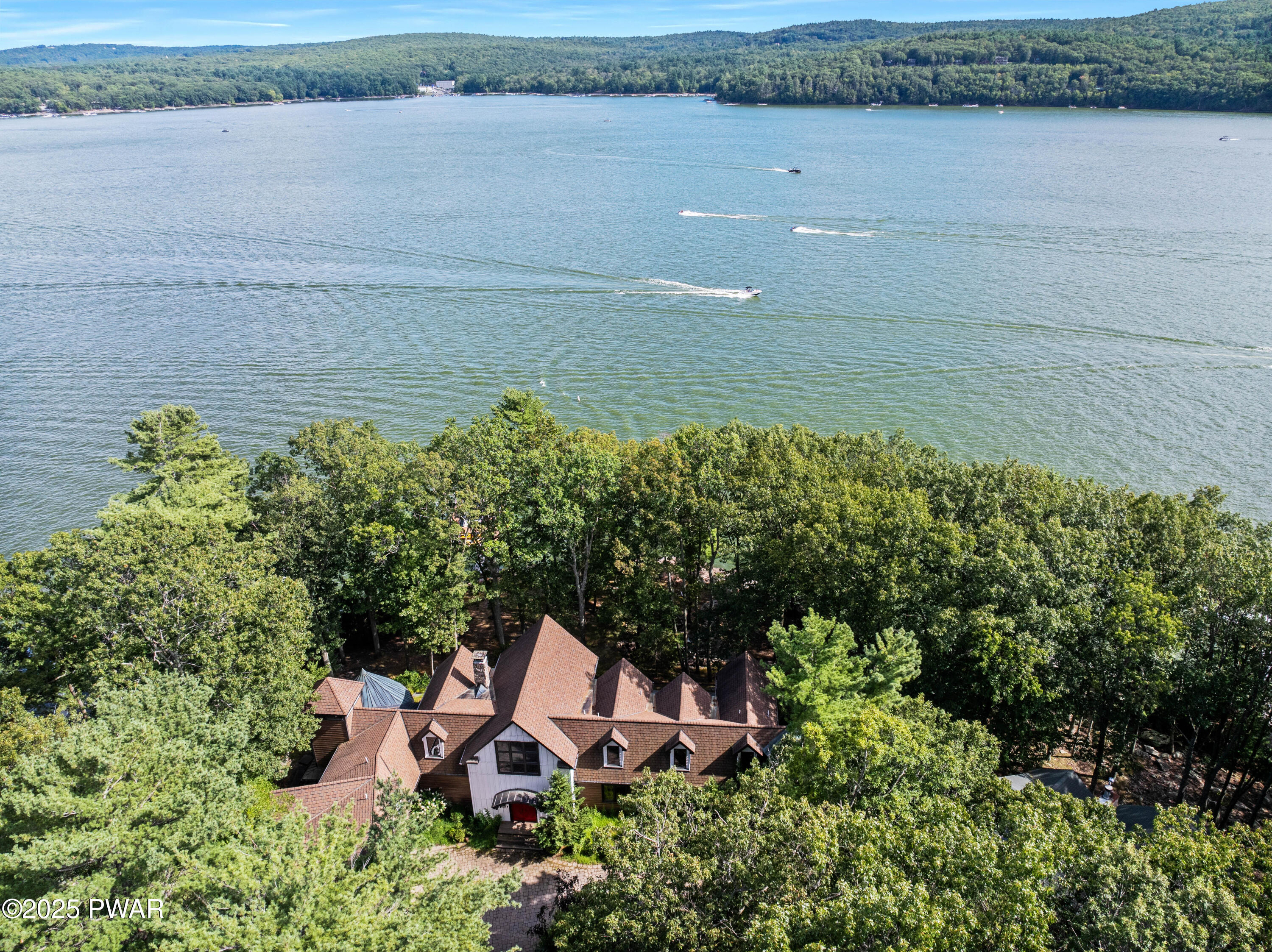 85 Boulder Point Road Lakeville, PA 18438 - Photo 4 of 68