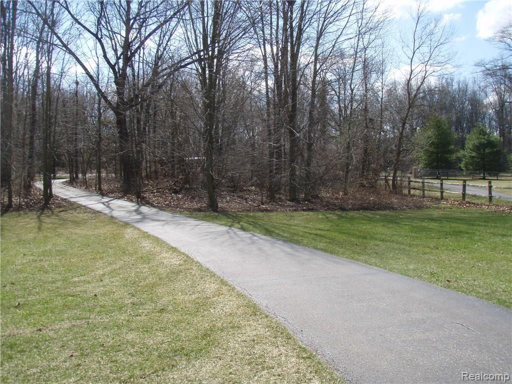 3364 Samaria Road Temperance, MI 48182 - Photo 4 of 48 Set Back From The Road