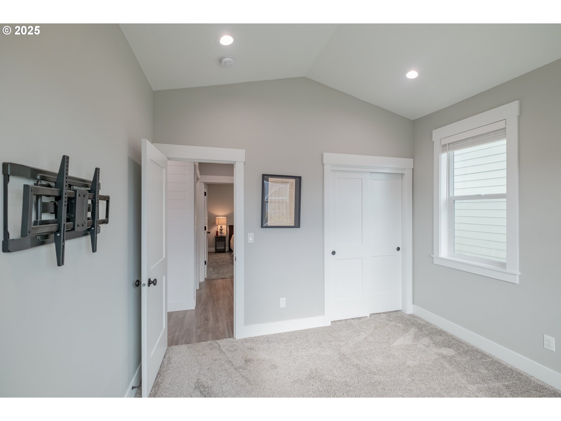 1006 Sassafras Street Independence, OR 97351 - Photo 32 of 47 a view interior of a house and hallway