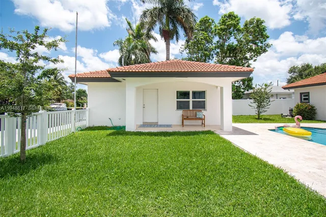 $1,950 | 4680 Southwest 35th Avenue, Dania Beach, FL 33312