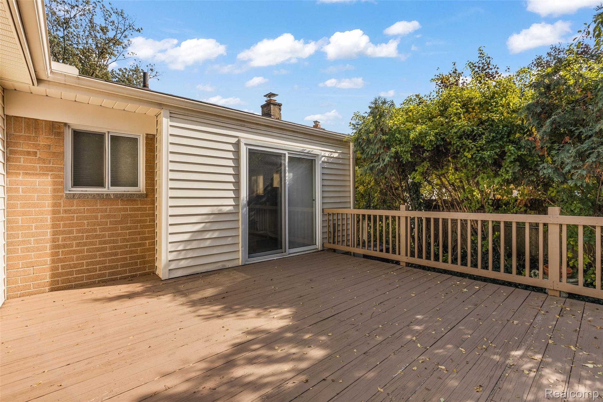 723 Miller Avenue Rochester, MI 48307 - Photo 8 of 30 723 Miller-7.jpg