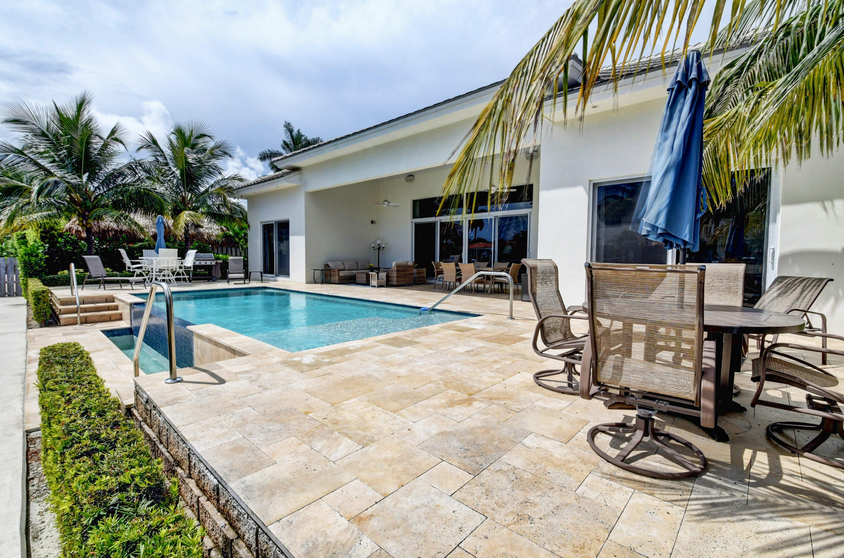 800 Northeast 69th Street Boca Raton, FL 33487 - Photo 55 of 67 Exterior Back Pool