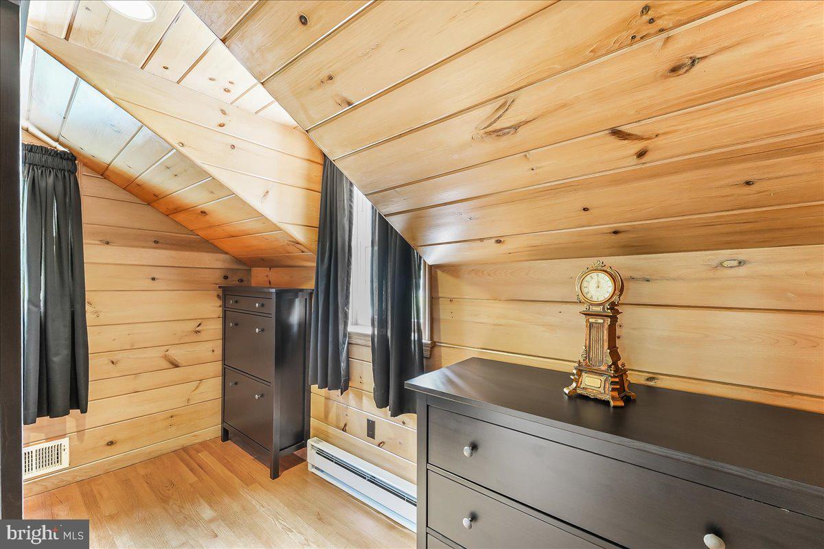 1439 Middletown Road Glen Mills, PA 19342 - Photo 32 of 45 a bathroom with a sink and mirror