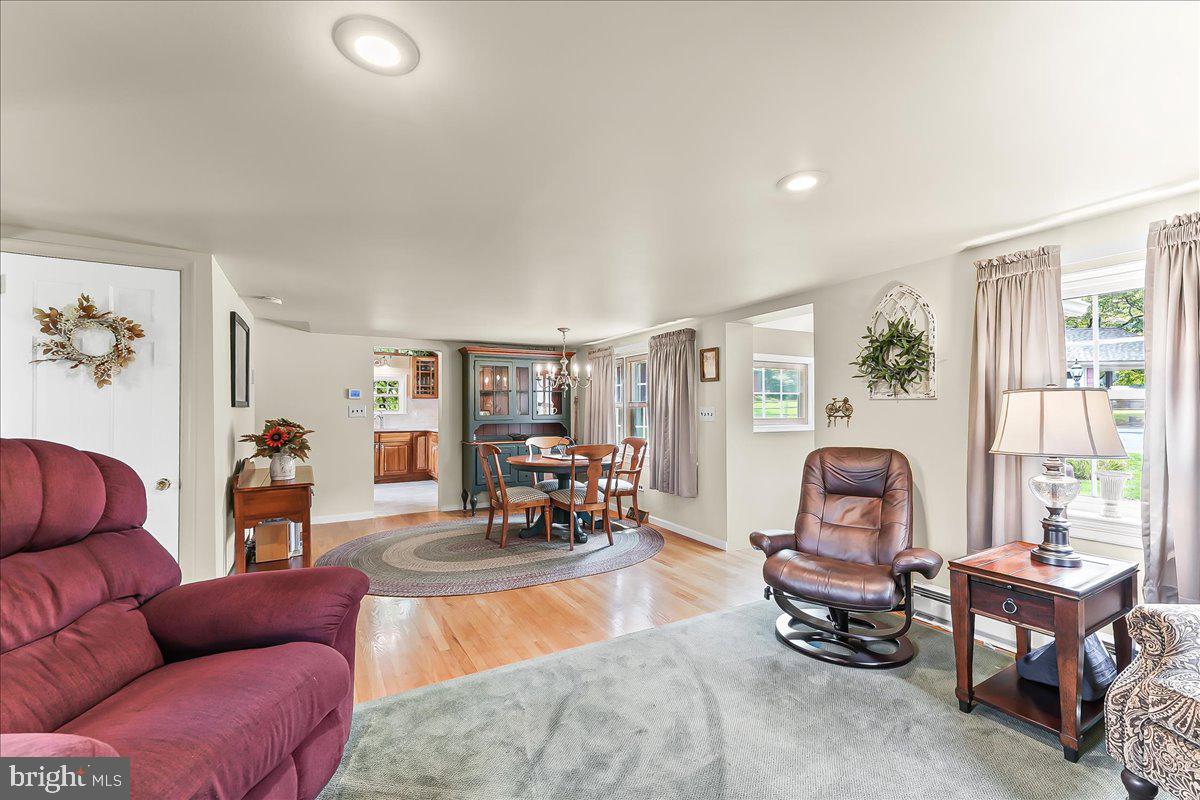 1439 Middletown Road Glen Mills, PA 19342 - Photo 7 of 45 a living room with furniture