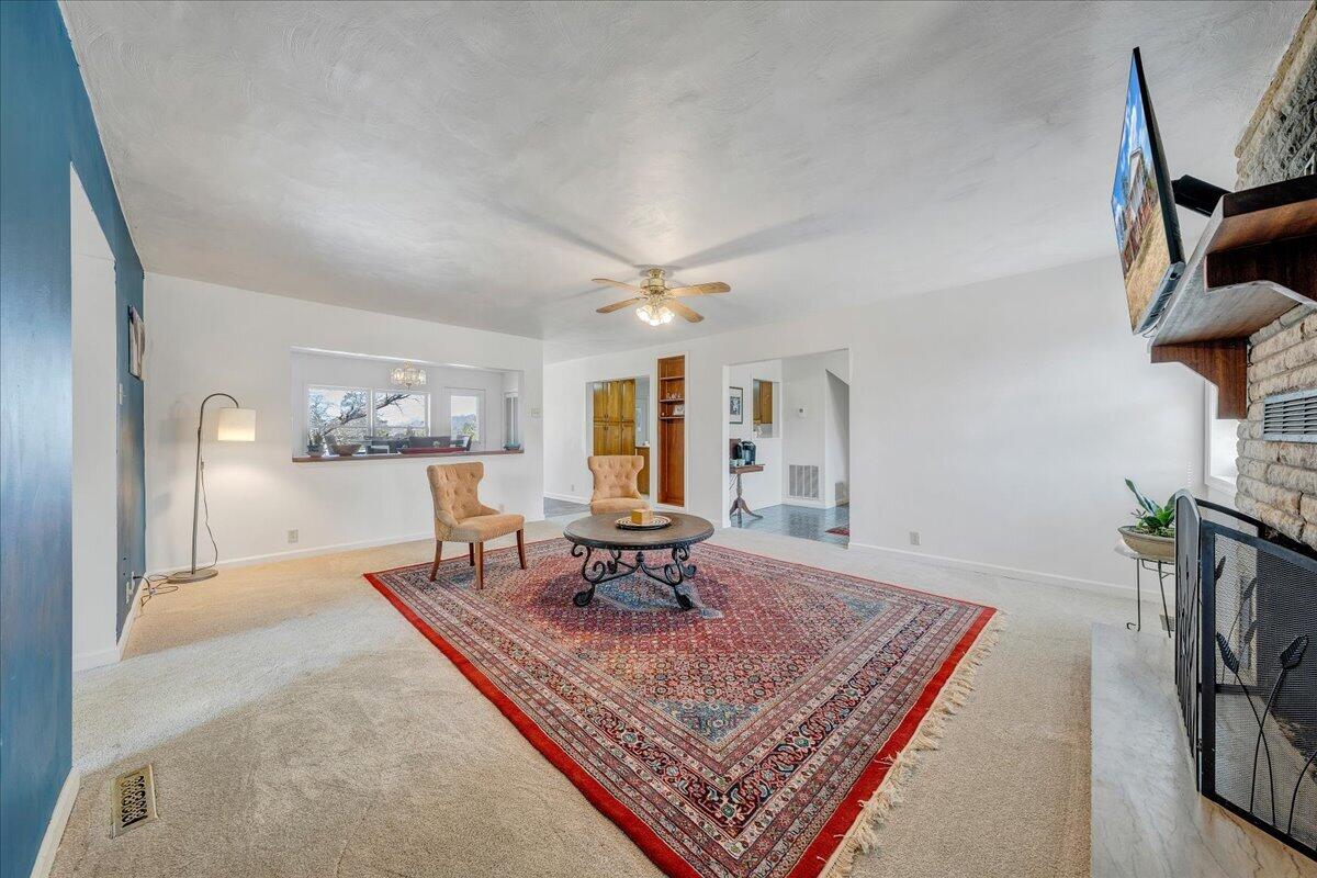 2555 Morgans Mill Road Goodview, VA 24095 - Photo 11 of 114 Living Room