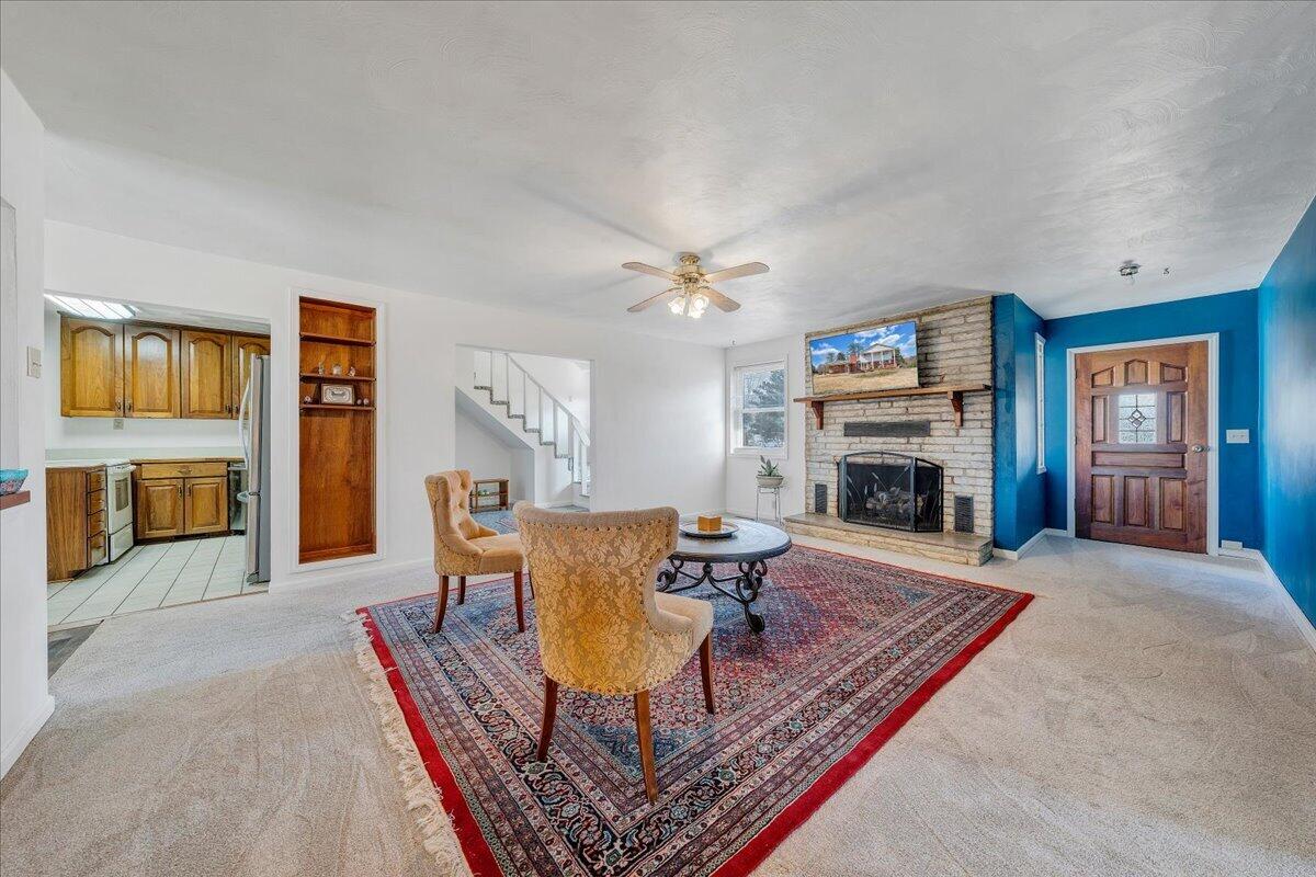2555 Morgans Mill Road Goodview, VA 24095 - Photo 12 of 114 Living Room
