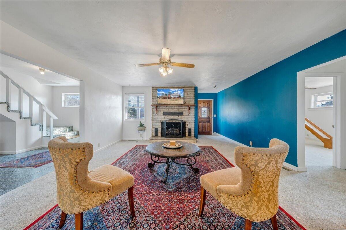 2555 Morgans Mill Road Goodview, VA 24095 - Photo 13 of 114 Living Room