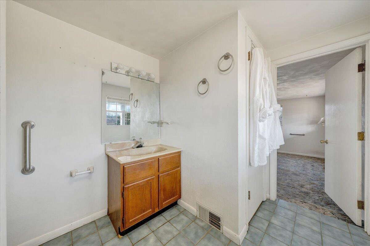 2555 Morgans Mill Road Goodview, VA 24095 - Photo 38 of 114 Bathroom