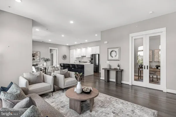 $932,900 | 2 Stationmaster Street Southeast, Unit 404, Leesburg, VA 20175