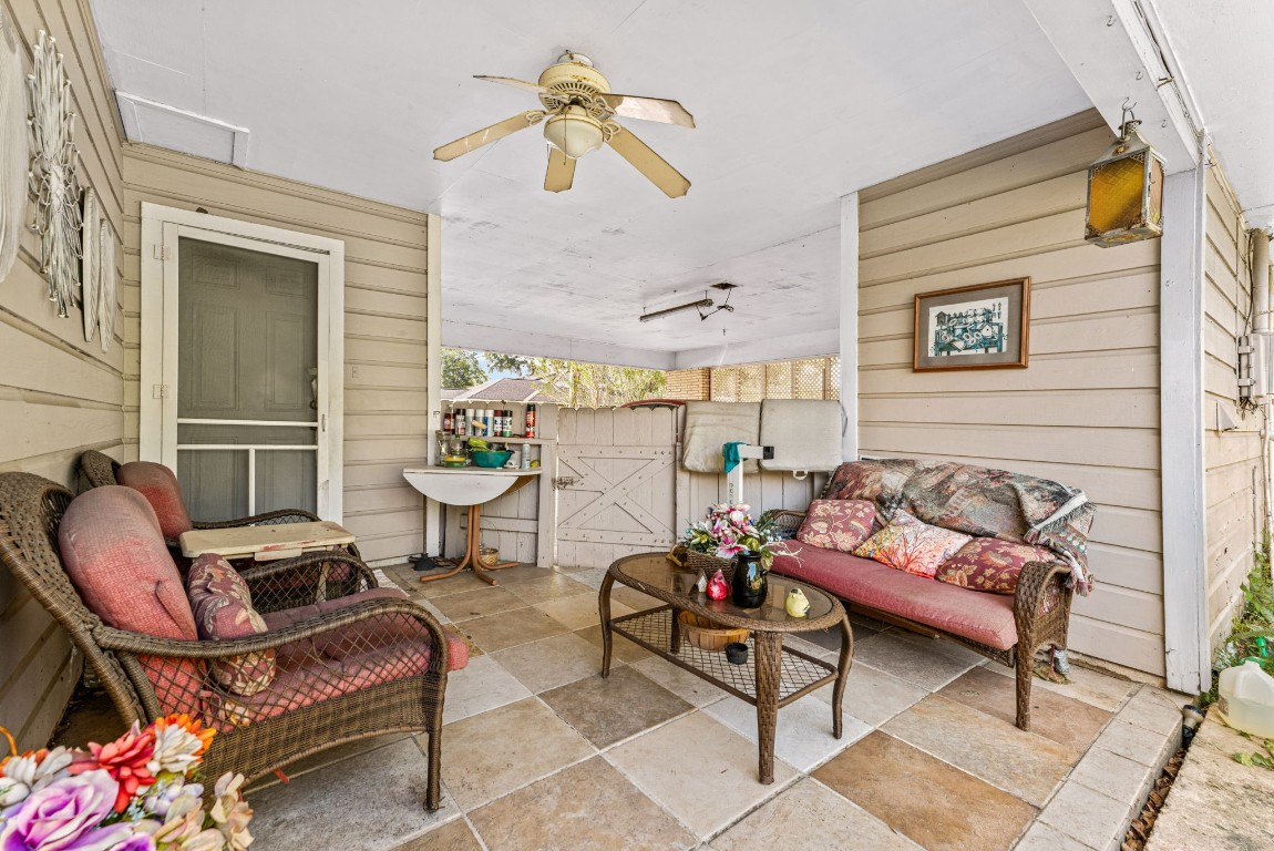 1811 Myrtle Street Liberty, TX 77575 - Photo 12 of 18 a living room with furniture