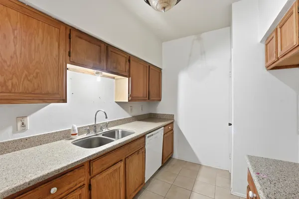 $115,000 | 17597 Red Oak Drive, Unit 7597, Houston, TX 77090