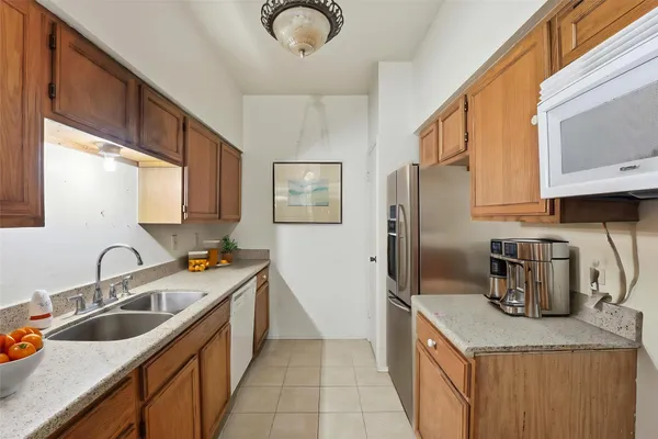 $115,000 | 17597 Red Oak Drive, Unit 7597, Houston, TX 77090