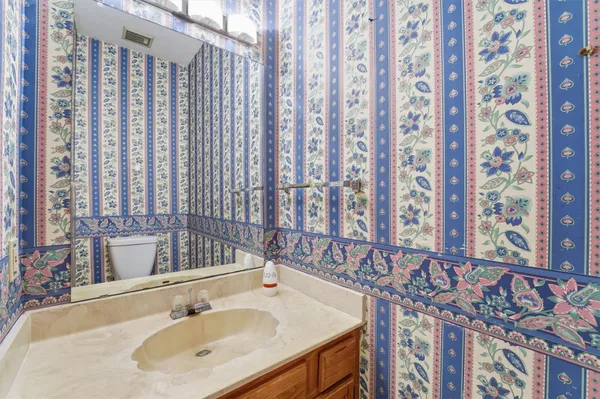 $115,000 | 17597 Red Oak Drive, Unit 7597, Houston, TX 77090