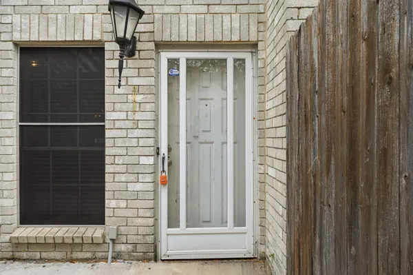 $115,000 | 17597 Red Oak Drive, Unit 7597, Houston, TX 77090