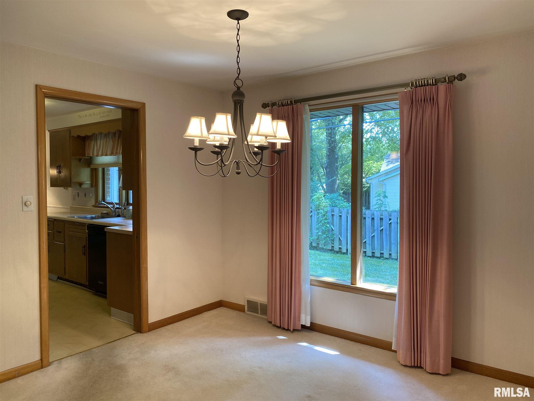 2000 Clubview Drive Springfield, IL 62704 - Photo 11 of 26