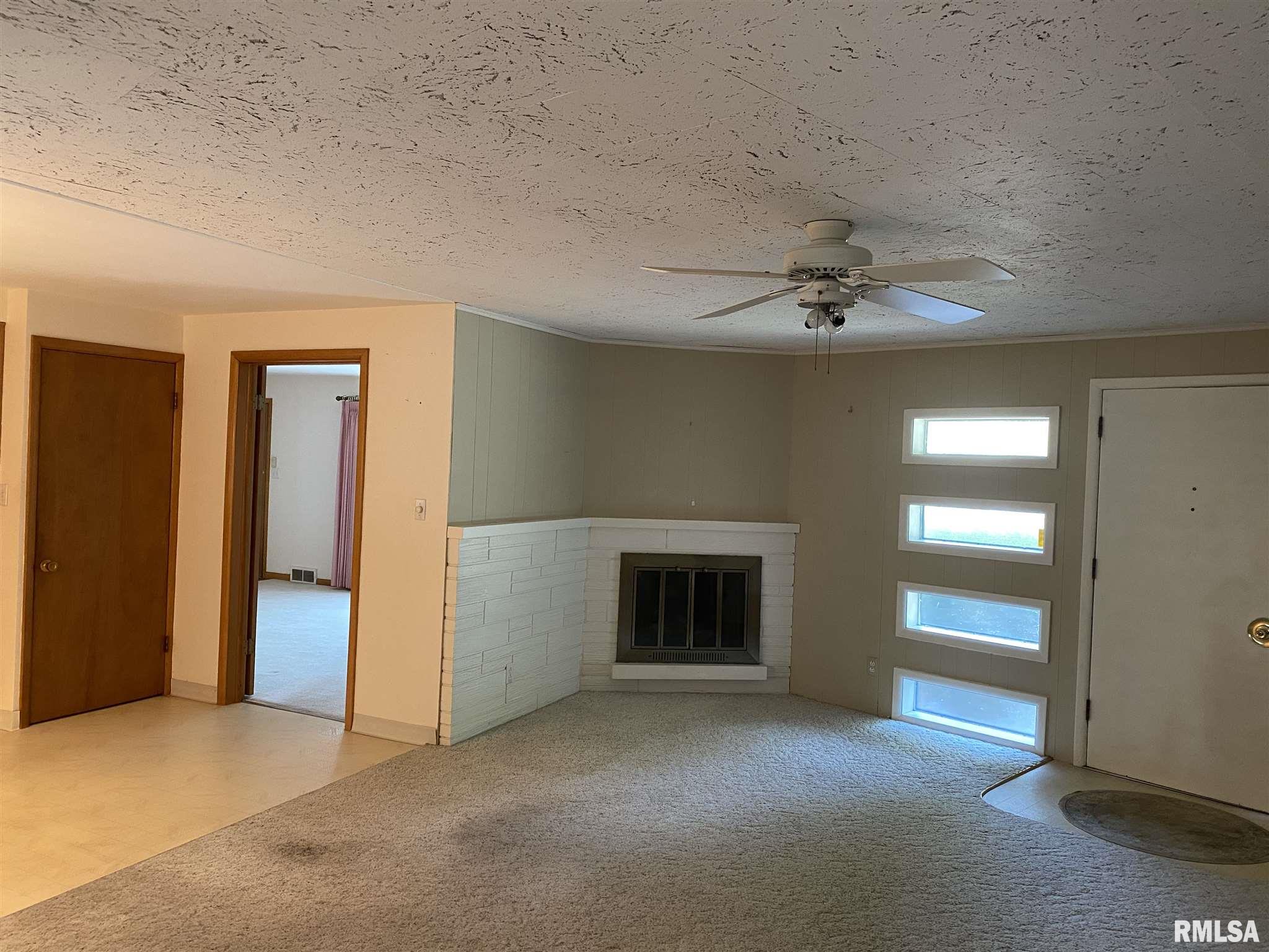 2000 Clubview Drive Springfield, IL 62704 - Photo 6 of 26