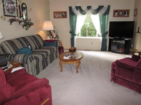 5420 East Coldwater Road Flint, MI 48506 - Photo 9 of 27 20217072-8.JPG