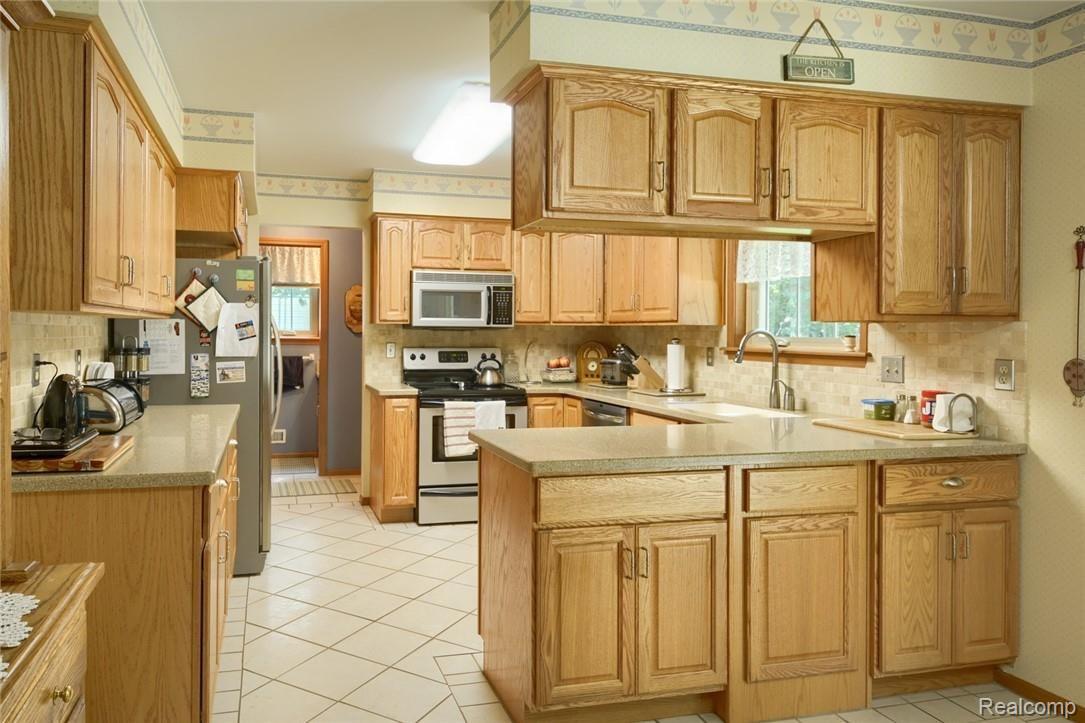 1046 South Gale Road Davison, MI 48423 - Photo 17 of 54 DSC_0304-HDR(3).jpg