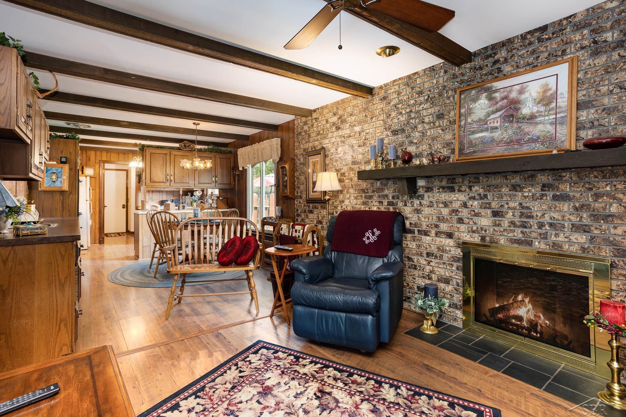 860 Somerset Road Saginaw, MI 48638 - Photo 13 of 28 50111098-12.JPG
