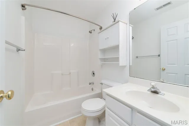 $150,000 | 410 Benton Drive, Unit L, St. Peters, MO 63376