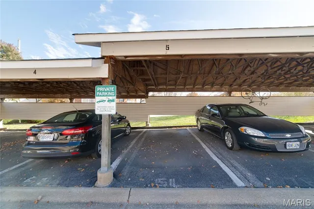 $150,000 | 410 Benton Drive, Unit L, St. Peters, MO 63376