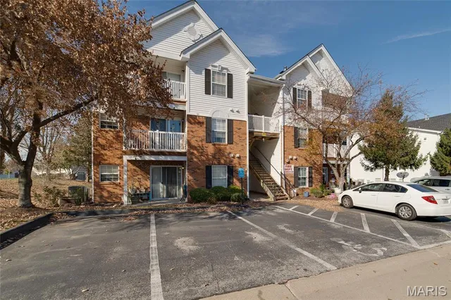 $150,000 | 410 Benton Drive, Unit L, St. Peters, MO 63376