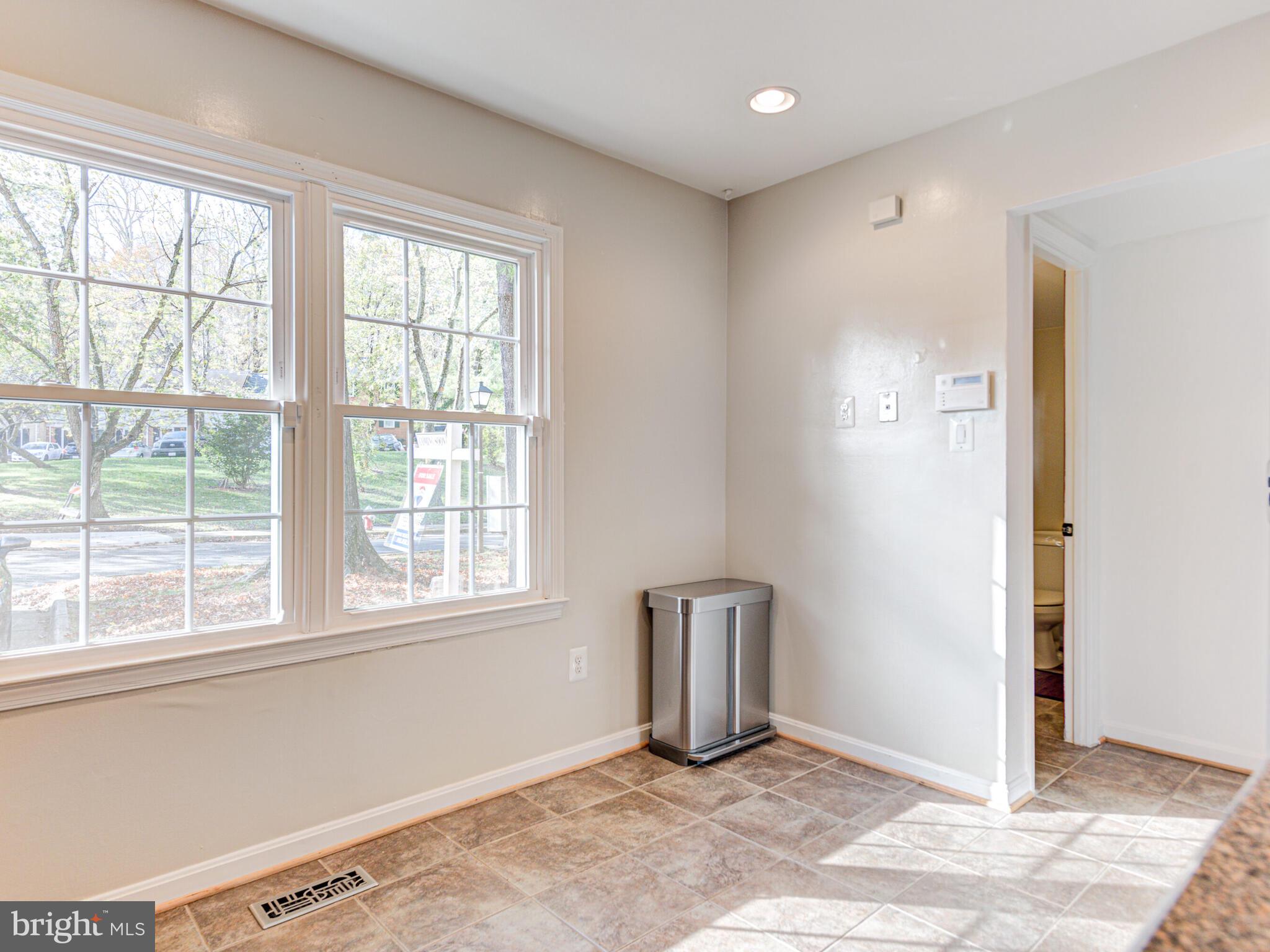 8370 Uxbridge Court Springfield, VA 22151 - Photo 6 of 53 Gallery Image 6