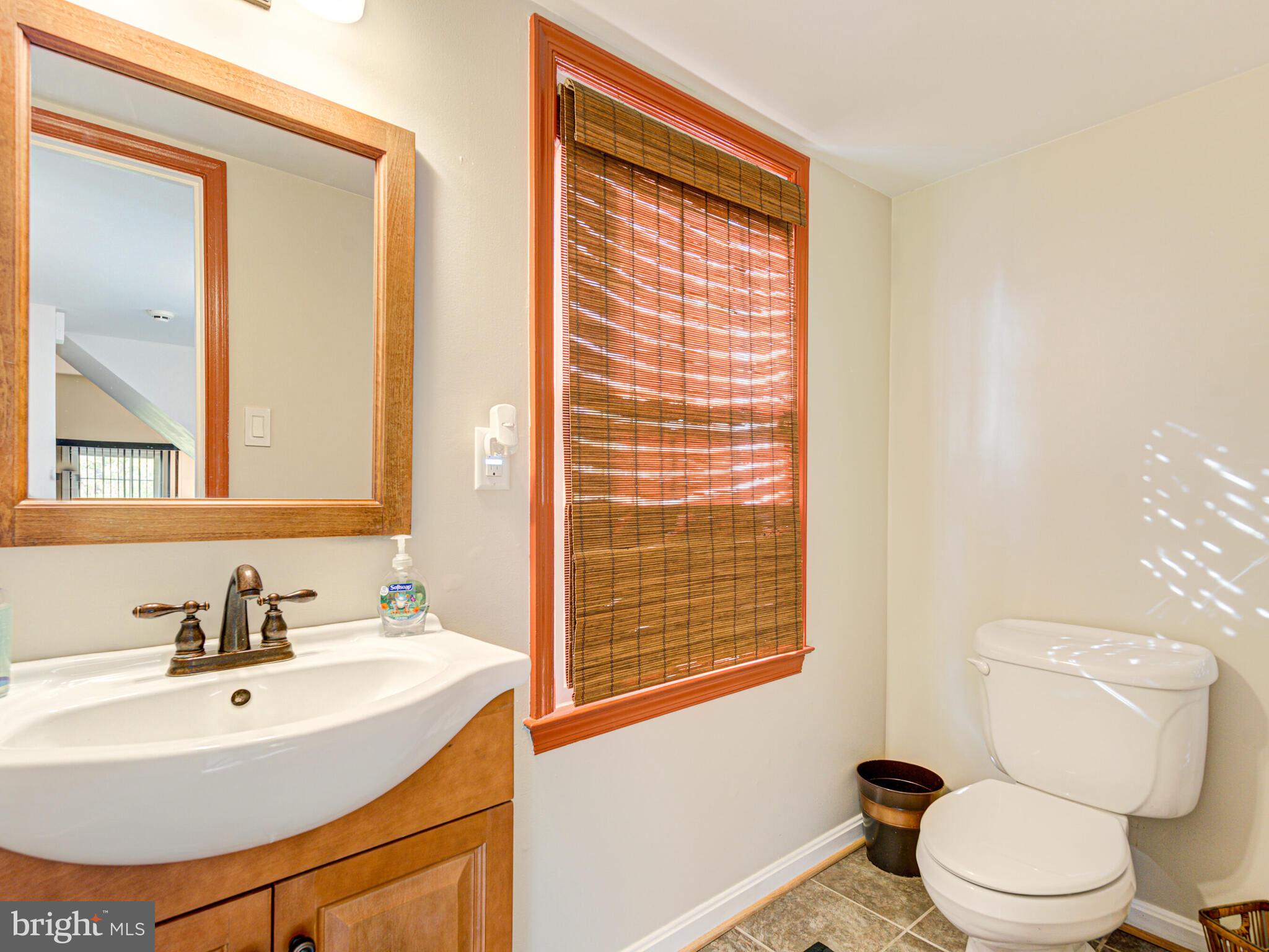 8370 Uxbridge Court Springfield, VA 22151 - Photo 8 of 53 Gallery Image 8