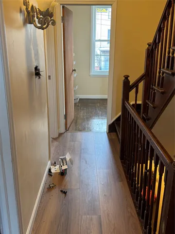 $670,000 | 776 Hewitt Place | Longwood