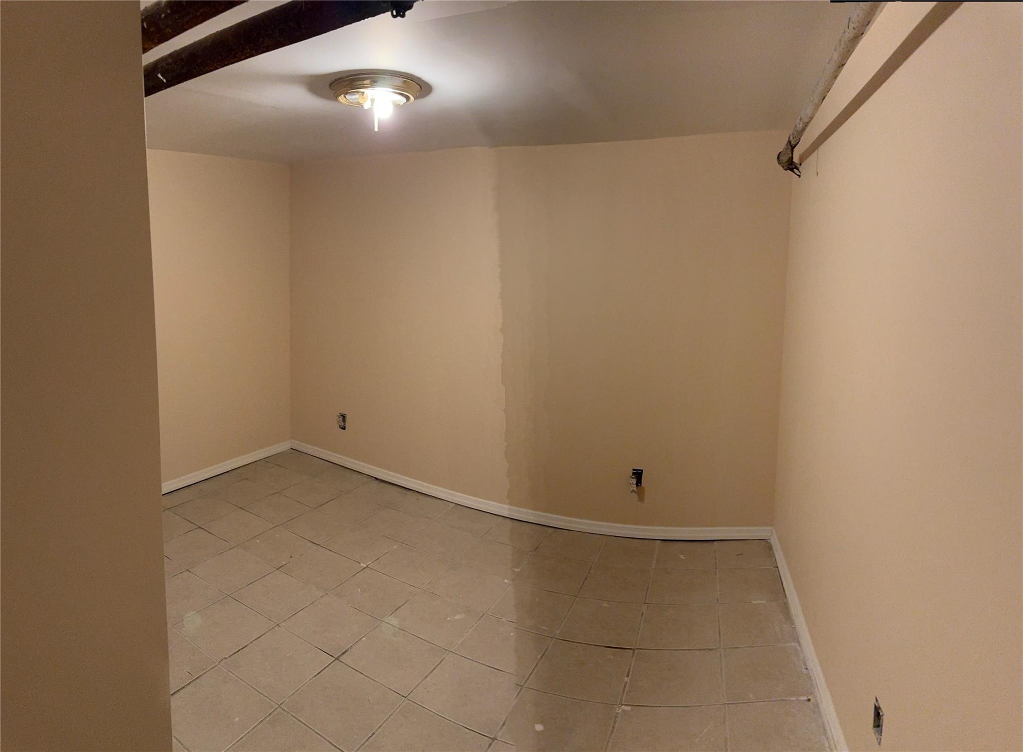 776 Hewitt Place Bronx, NY 10455 - Photo 17 of 20 a view of an empty room