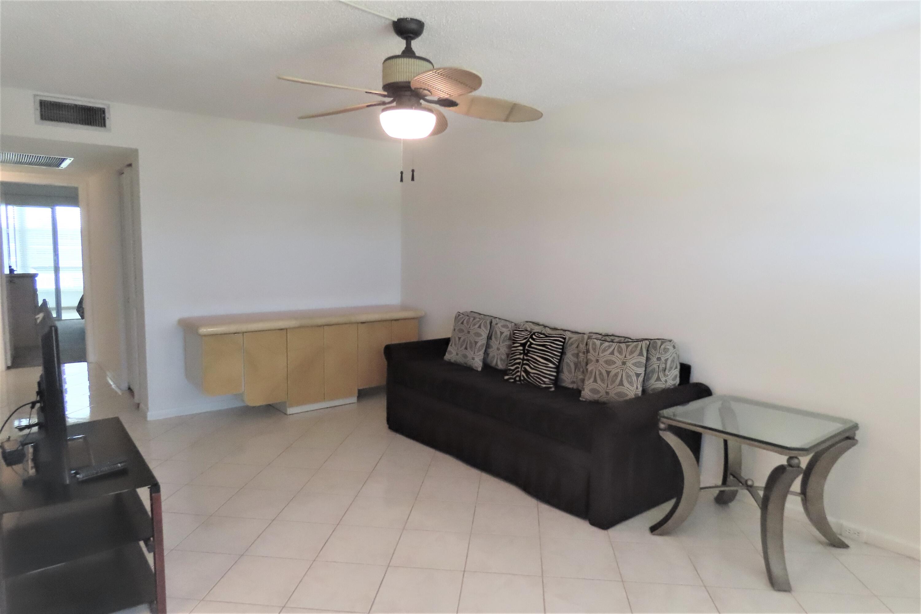 4047 Wolverton C, Unit C Boca Raton, FL 33434 - Photo 7 of 29 IMG_1190