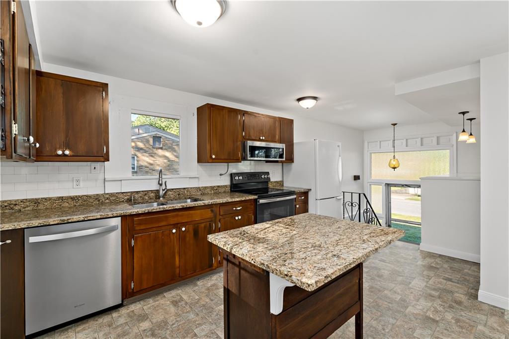 220 Amity Road Glenshaw, PA 15116 - Photo 9 of 44