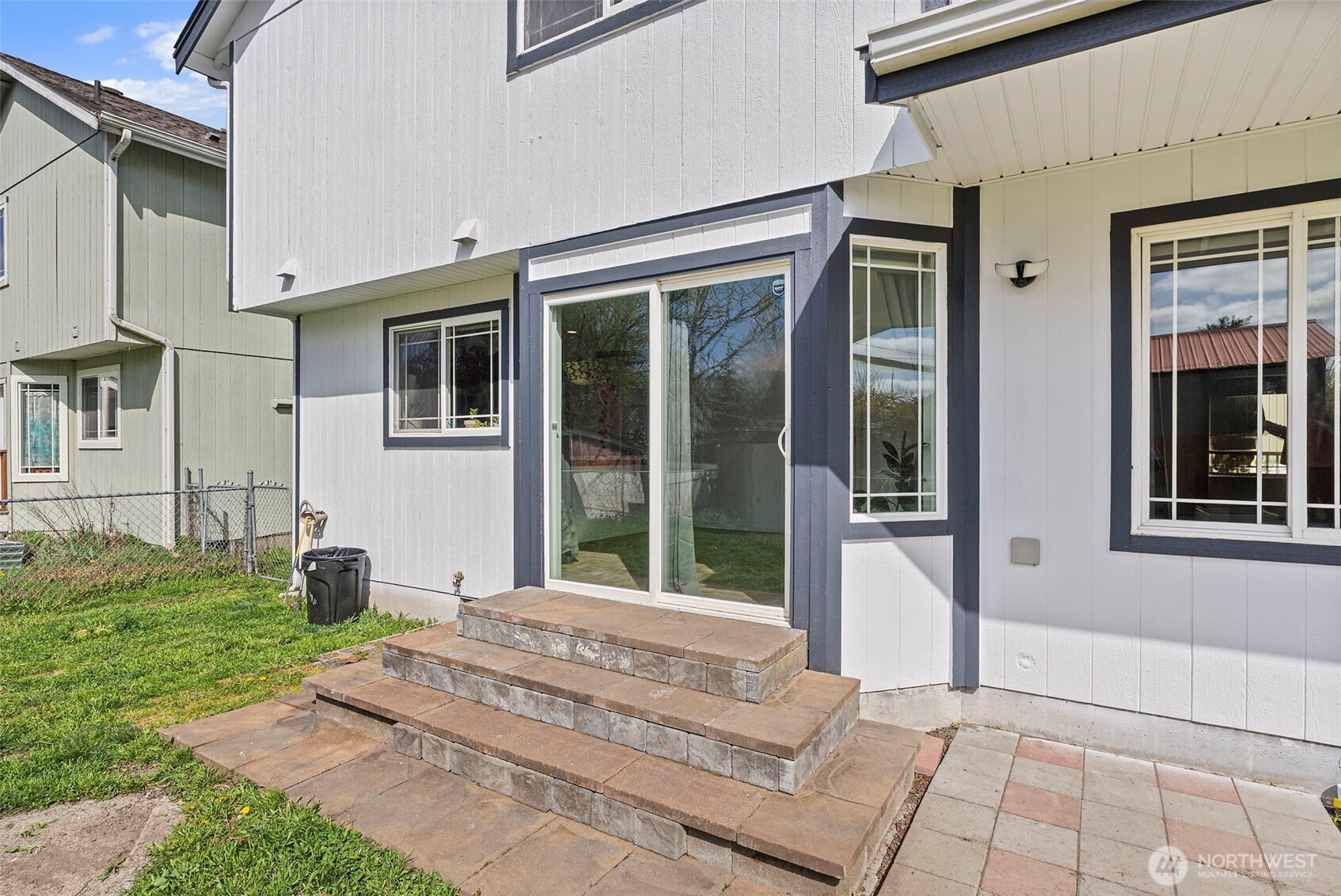 1231 Southwest Elzina Street Chehalis, WA 98532 - Photo 21 of 24 a front view of a house with garden