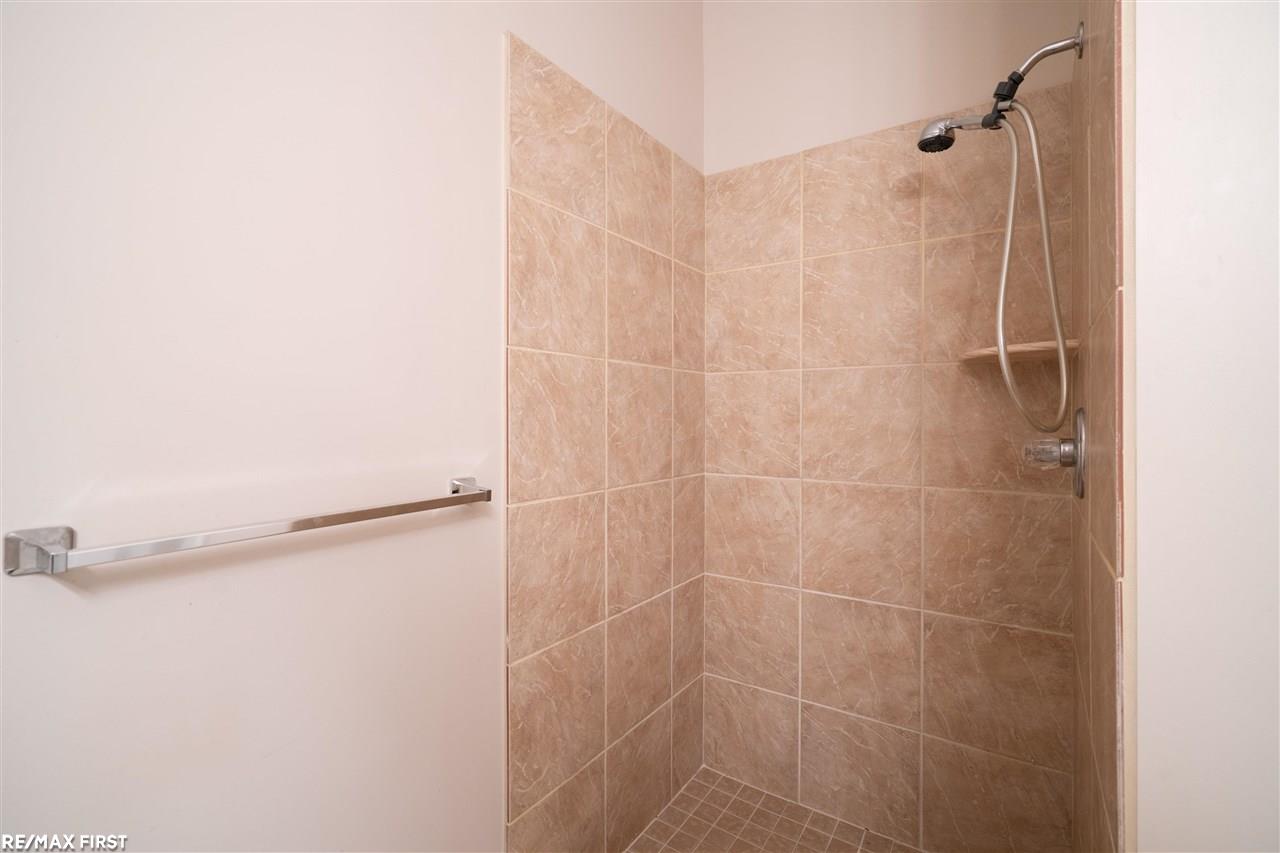 36817 Union Lake Road Clinton Township, MI 48035 - Photo 13 of 23