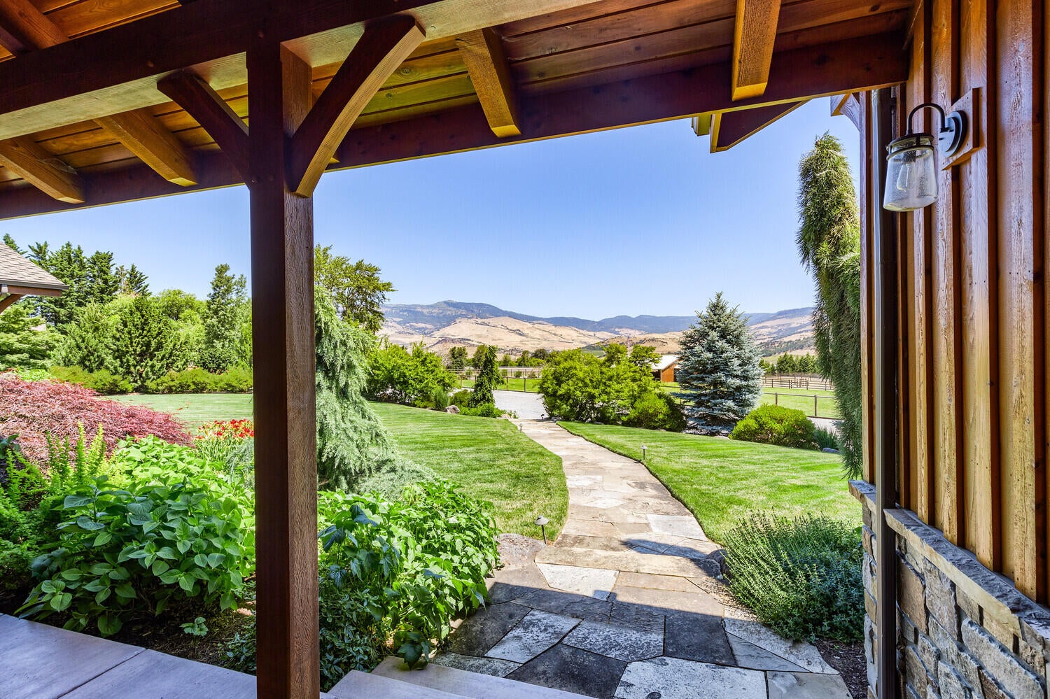 518 Crowson Road Ashland, OR 97520 - Photo 4 of 65 04_CR_4_mls