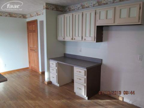 7281 Potter Road Flushing, MI 48433 - Photo 5 of 17 20323602-4.JPG