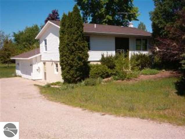 3777 Zimmerman Road Traverse City, MI 49685 - Photo 1 of 15 1706815.JPG