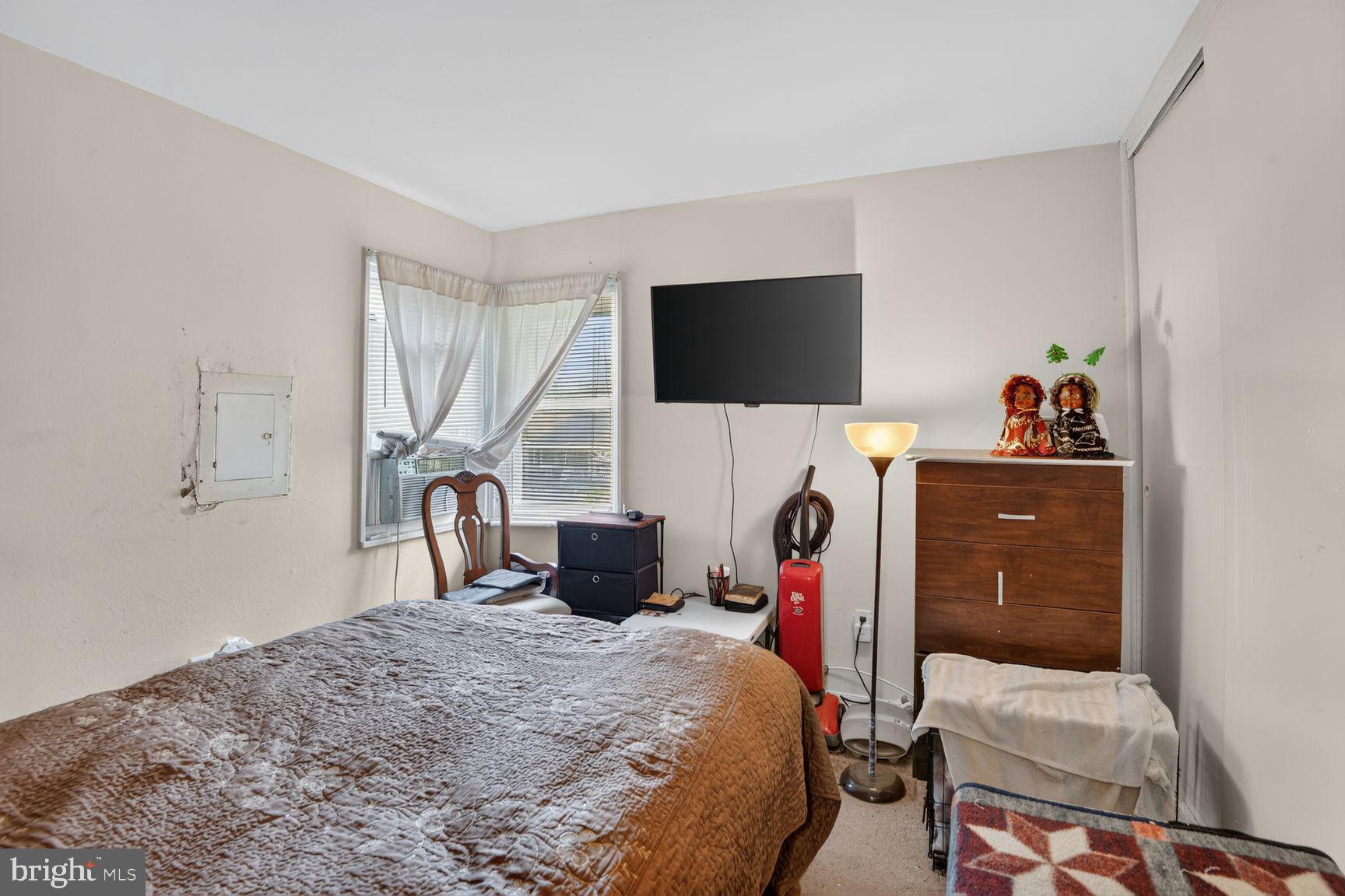 2015 Ray Leonard Road Landover, MD 20785 - Photo 7 of 15 Cozy retreat with natural light.