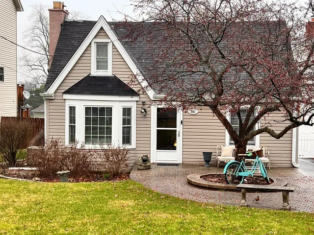 $2,800 | 1N261 Stacy Court, Glen Ellyn, IL 60137